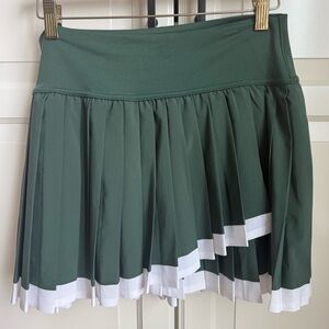 Like New Excellent Condition Aerie Pleated Sport Skirt, Hunter Green. Size L.
